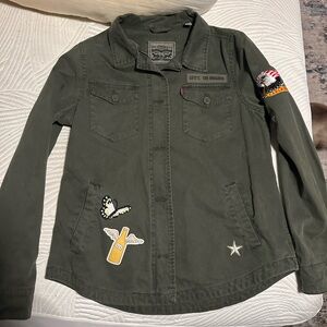 Levi's women’s Green Jean Jacket with Patches, Sz Medium
